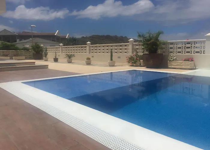 Casa Flamboyant Вілла Адехе